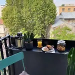Sunny Cismigiu Gardens Flat - Charming Balcony Apartament *