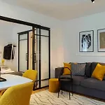 Sunny Cismigiu Gardens Flat - Charming Balcony Bucureşti