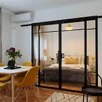 Sunny Cismigiu Gardens Flat - Charming Balcony Apartament