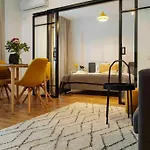 Sunny Cismigiu Gardens Flat - Charming Balcony Apartament *