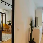 Sunny Cismigiu Gardens Flat - Charming Balcony * Bucureşti