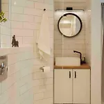 Sunny Cismigiu Gardens Flat - Charming Balcony Apartament *