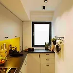 Sunny Cismigiu Gardens Flat - Charming Balcony