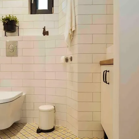 Sunny Cismigiu Gardens Flat - Charming Balcony *