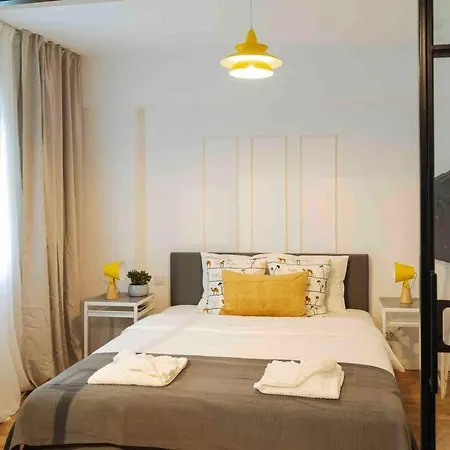 Sunny Cismigiu Gardens Flat - Charming Balcony Appartement Boekarest