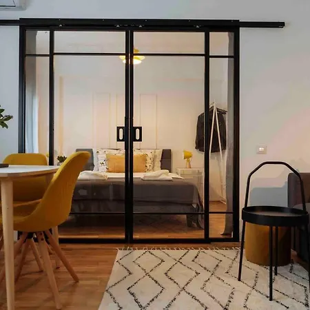 Appartement Sunny Cismigiu Gardens Flat - Charming Balcony *