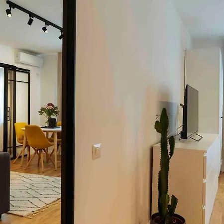 Sunny Cismigiu Gardens Flat - Charming Balcony * Bukareszt