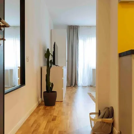 Sunny Cismigiu Gardens Flat - Charming Balcony