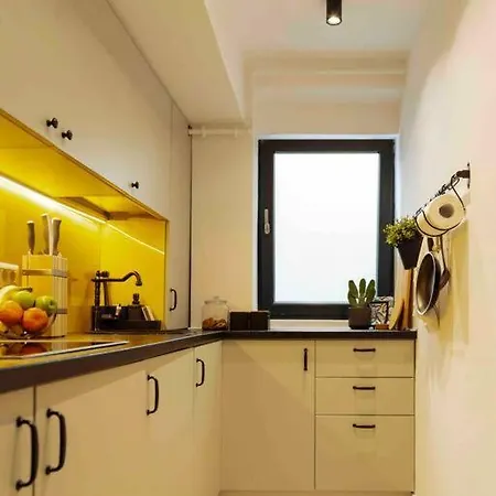 Sunny Cismigiu Gardens Flat - Charming Balcony