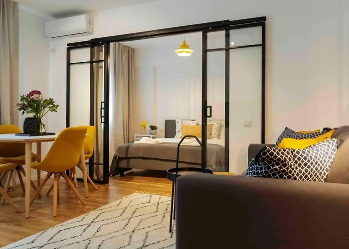 Sunny Cismigiu Gardens Flat - Charming Balcony