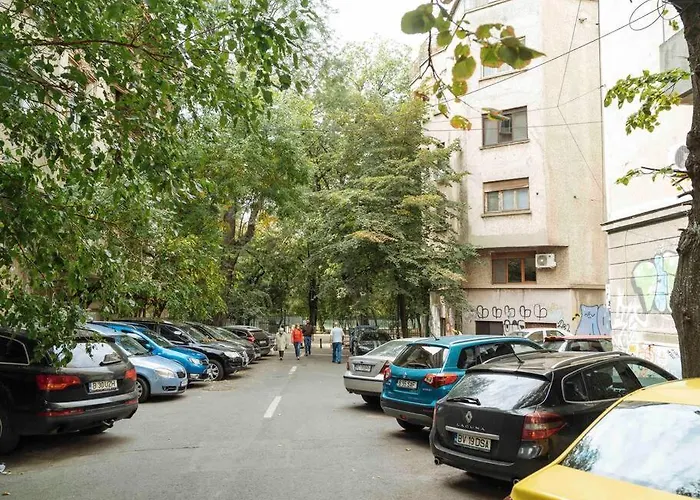 Sunny Cismigiu Gardens Flat - Charming Balcony Апартаменти *