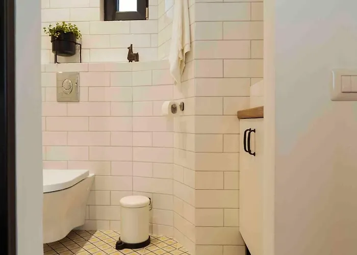 Sunny Cismigiu Gardens Flat - Charming Balcony *