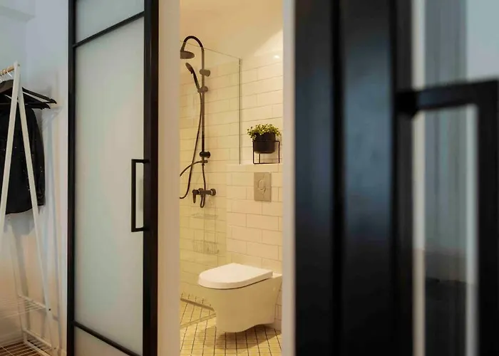 Sunny Cismigiu Gardens Flat - Charming Balcony Appartement Boekarest