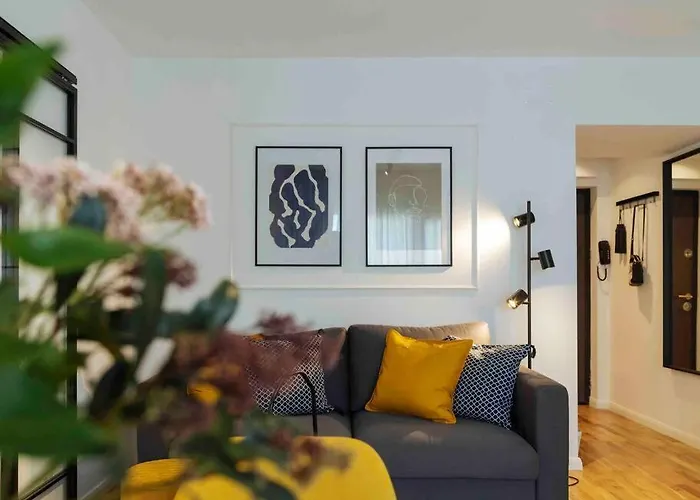 Sunny Cismigiu Gardens Flat - Charming Balcony * Бухарест