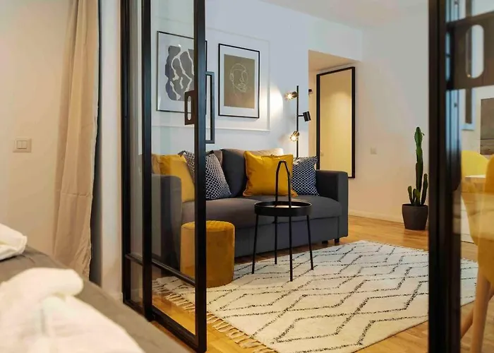 Sunny Cismigiu Gardens Flat - Charming Balcony Апартаменти Бухарест