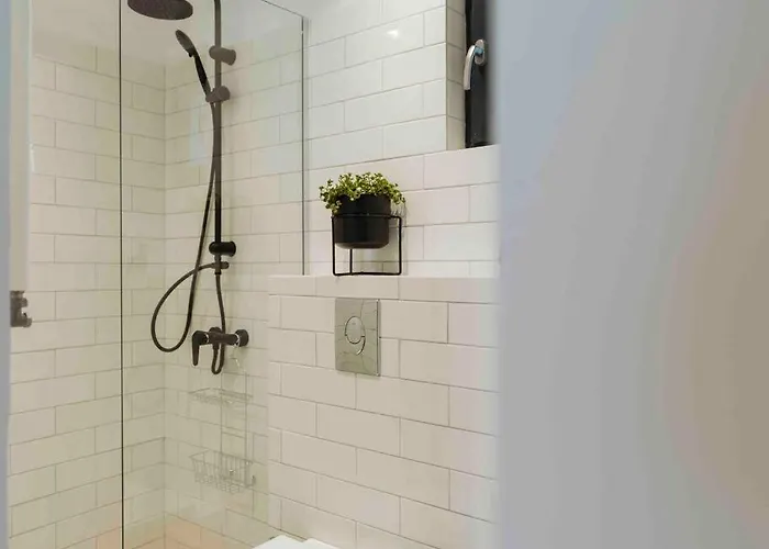 Sunny Cismigiu Gardens Flat - Charming Balcony Апартаменти