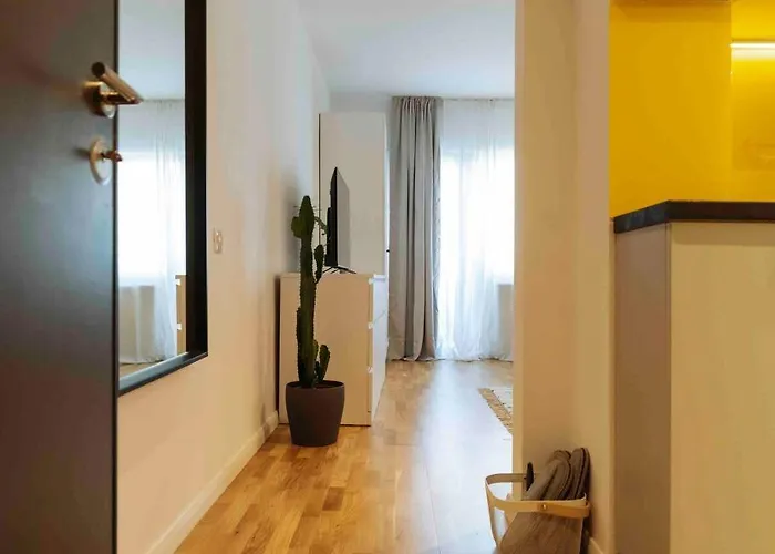 Sunny Cismigiu Gardens Flat - Charming Balcony