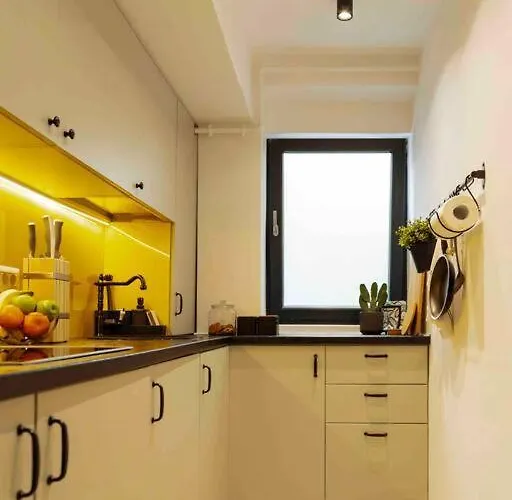 Sunny Cismigiu Gardens Flat - Charming Balcony