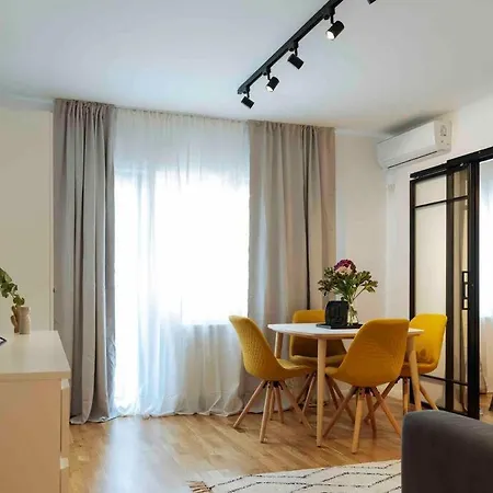 Apartment Sunny Cismigiu Gardens Flat - Charming Balcony