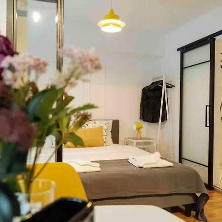 Apartment Sunny Cismigiu Gardens Flat - Charming Balcony