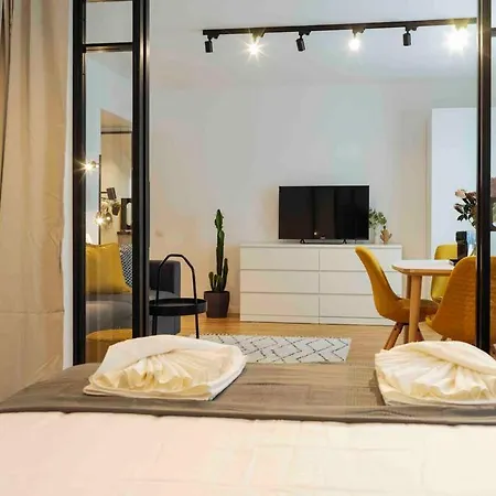 Sunny Cismigiu Gardens Flat - Charming Balcony * Bucharest