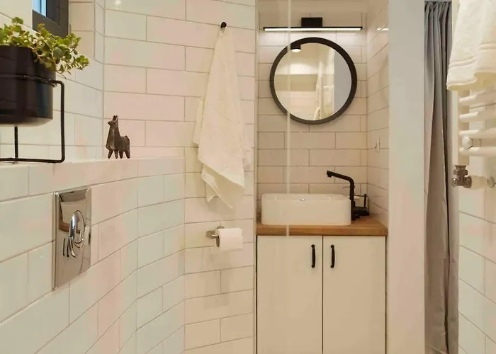 Sunny Cismigiu Gardens Flat - Charming Balcony Appartamento *