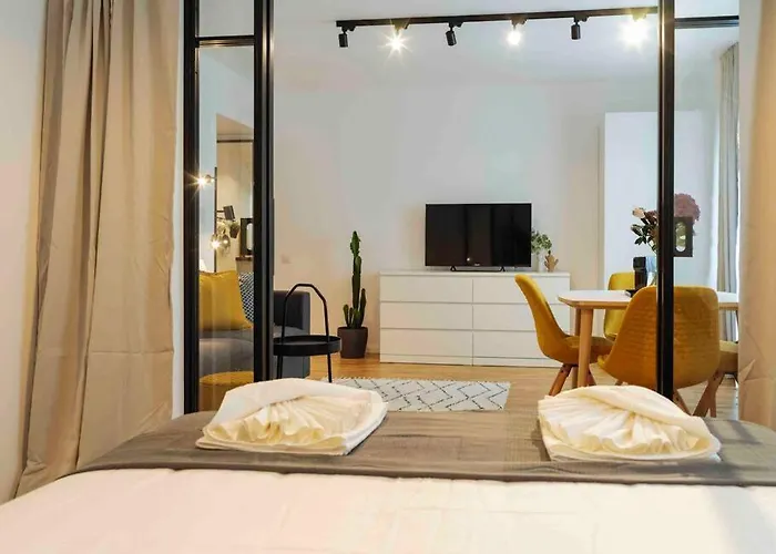 Sunny Cismigiu Gardens Flat - Charming Balcony * Bucarest