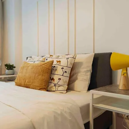 Daire Sunny Cismigiu Gardens Flat - Charming Balcony *