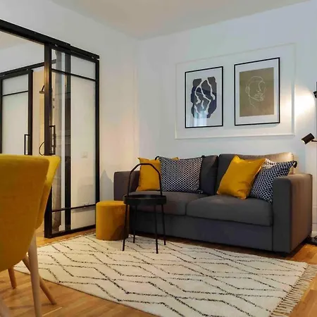 Sunny Cismigiu Gardens Flat - Charming Balcony Daire *