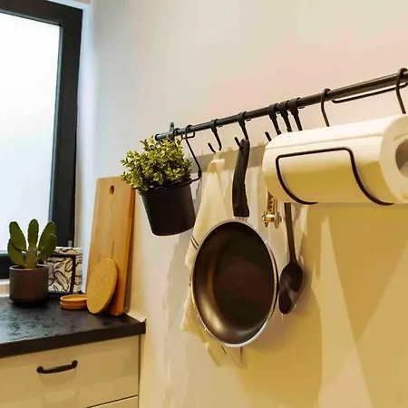 Sunny Cismigiu Gardens Flat - Charming Balcony *