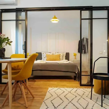 Apartment Sunny Cismigiu Gardens Flat - Charming Balcony *
